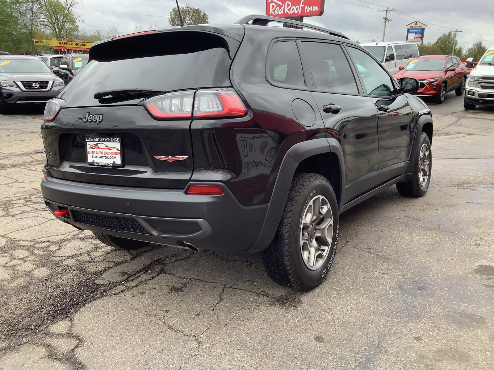 Used 2022 Jeep Cherokee Trailhawk w/ Sun & Sound Group image 7