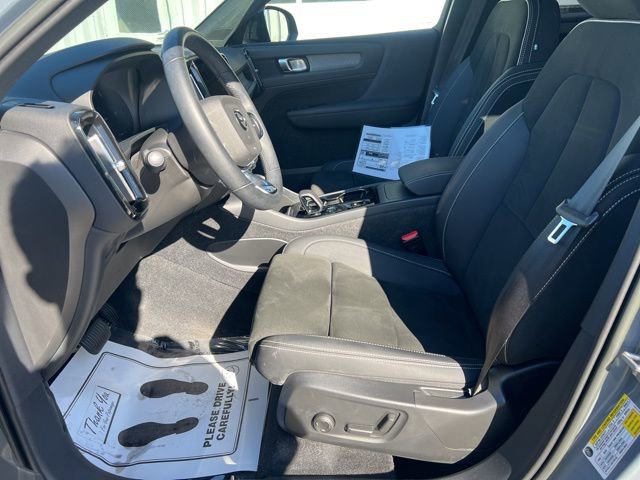 Certified 2023 Volvo XC40 B5 Plus w/ Protection Package Premier image 28
