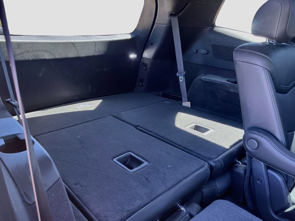Used 2025 Cadillac XT6 Premium Luxury AWD/4WD image 29