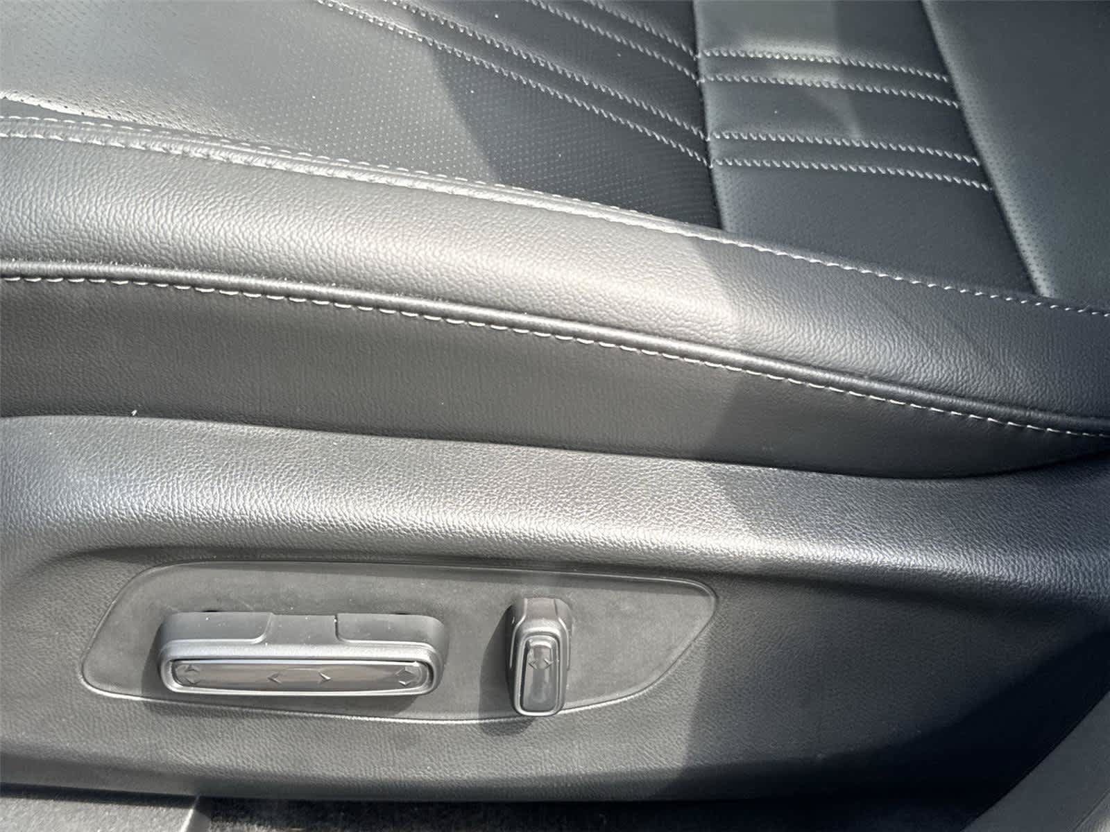 Used 2027 Honda HR-V EX-L image 14