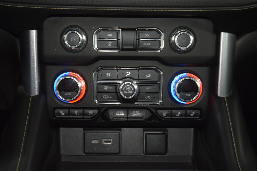 Used 2022 GMC Yukon SLT w/ SLT Luxury Package AWD/4WD image 35