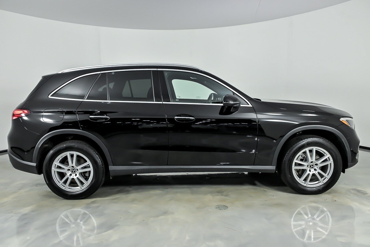Used 2023 Mercedes-Benz GLC 300 4MATIC image 11