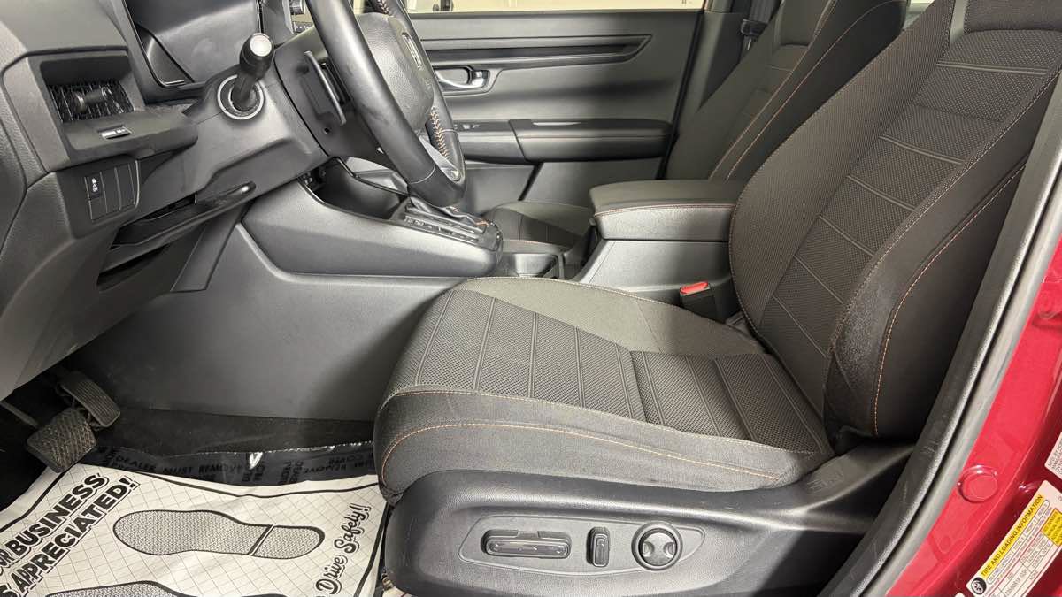 Used 2025 Honda CR-V Sport image 14