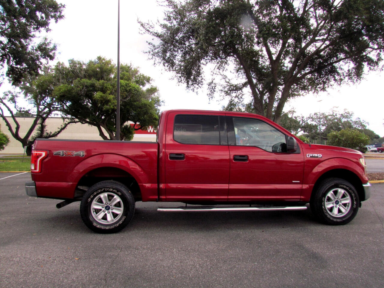 Used 2016 Ford F150 XLT w/ Trailer Tow Package image 12