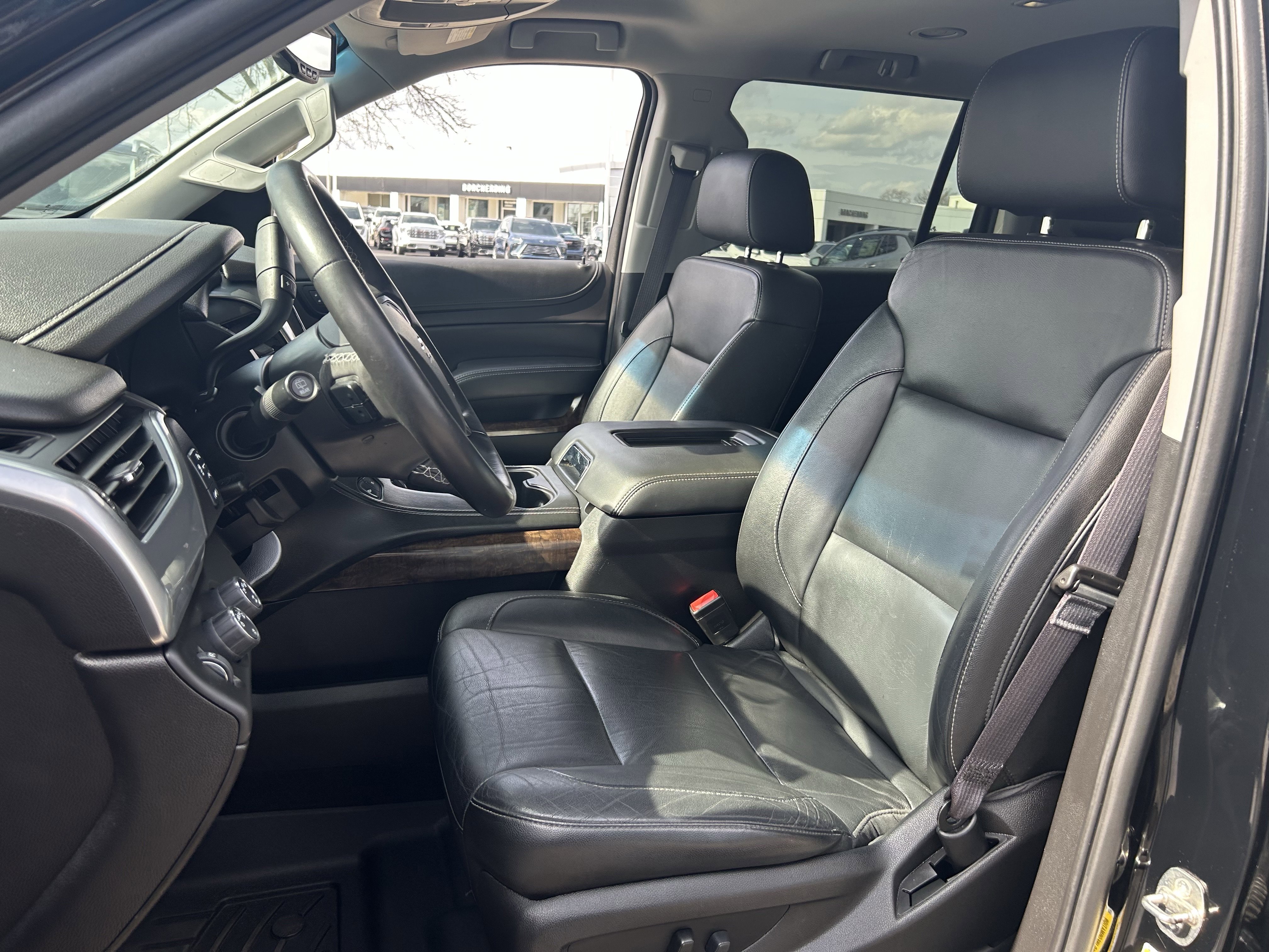 Used 2017 Chevrolet Suburban LT image 22