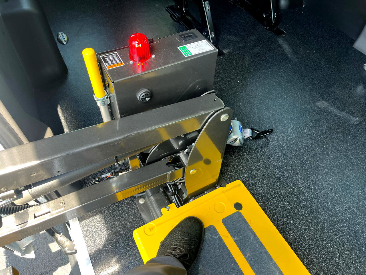 Used 2024 Ford Transit 350 XLT image 28