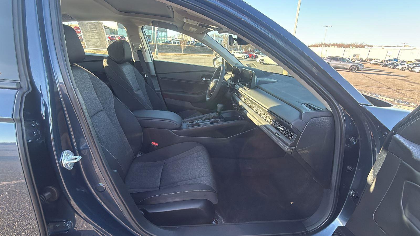 Used 2025 Honda Accord SE image 18