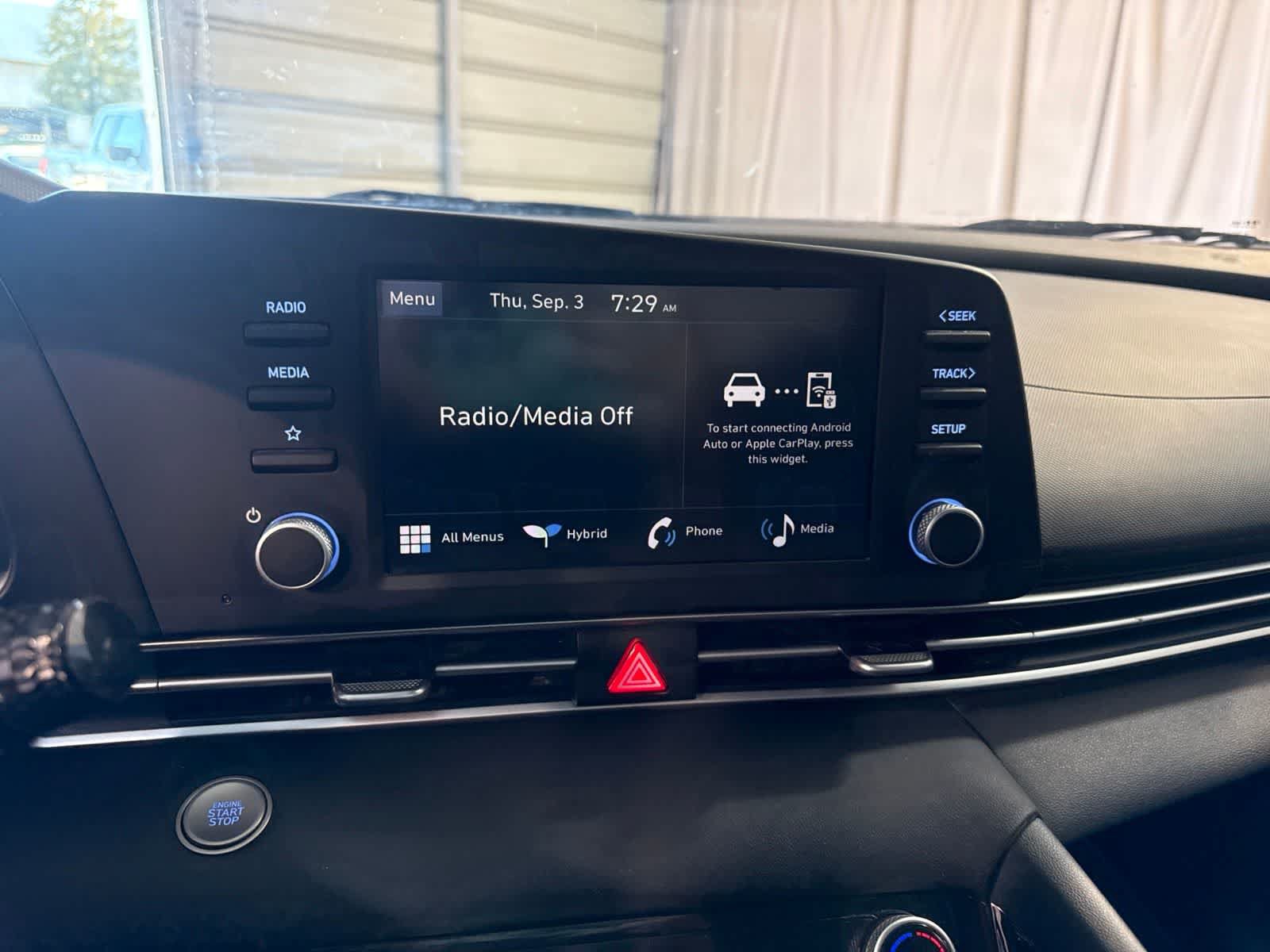 Used 2026 Hyundai Elantra Hybrid FWD image 26