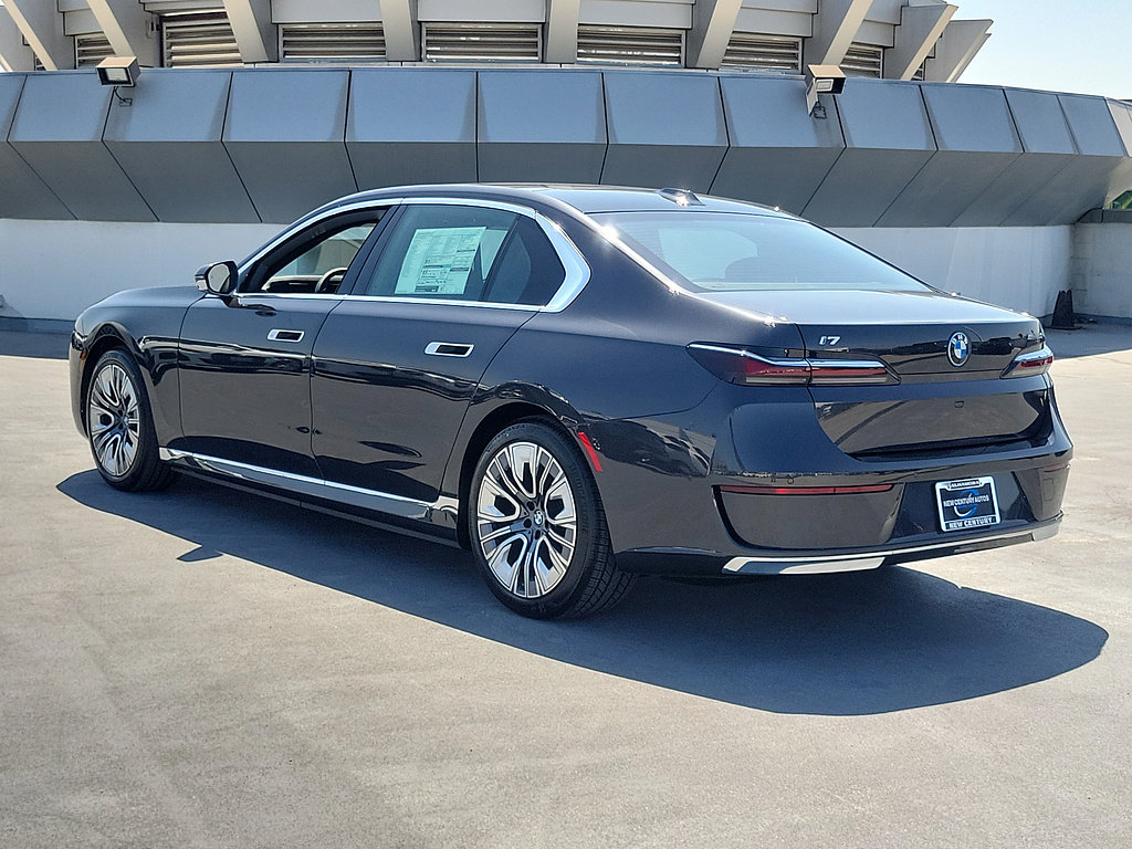 New 2026 BMW i7 M70 RWD video 2