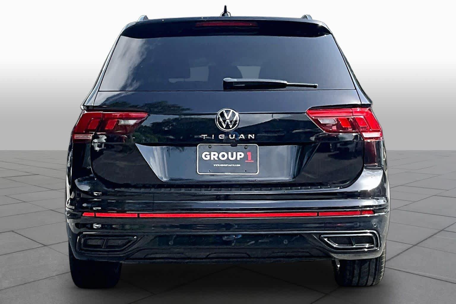Used 2024 Volkswagen Tiguan SE R-Line FWD image 5