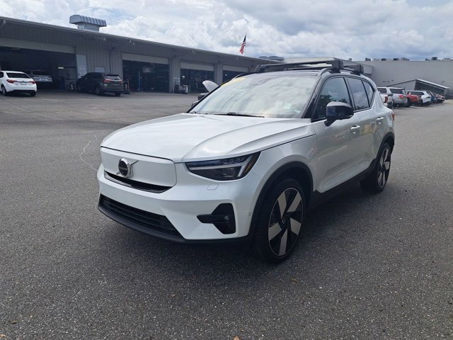 Used 2023 Volvo XC40 Recharge Ultimate w/ Protection Package Premier image 8