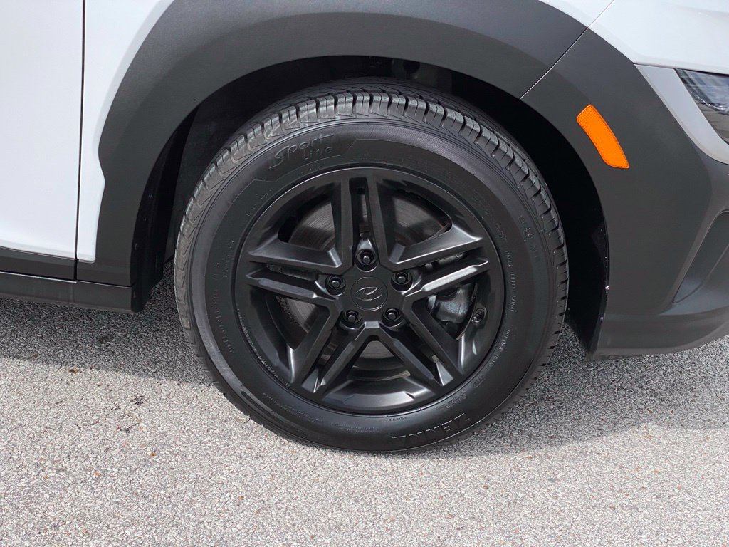 Used 2023 Hyundai Kona SE w/ Cargo Package AWD/4WD image 32