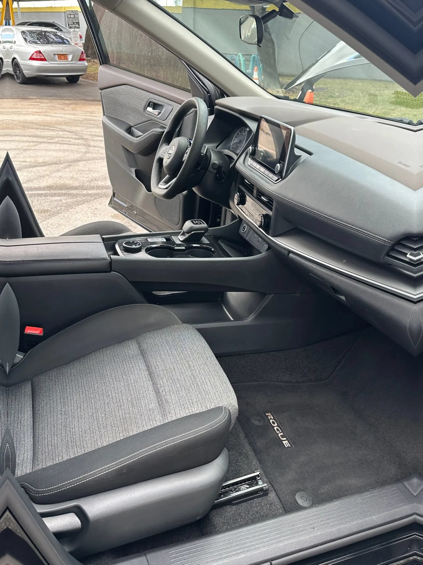 Used 2023 Nissan Rogue SV AWD/4WD image 41