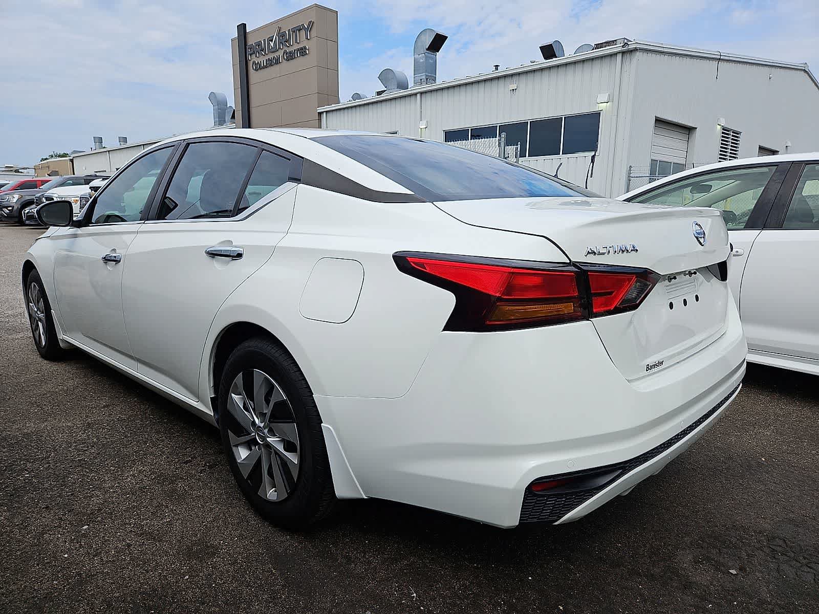Used 2021 Nissan Altima 2.5 S w/ Driver Assist Package FWD image 4