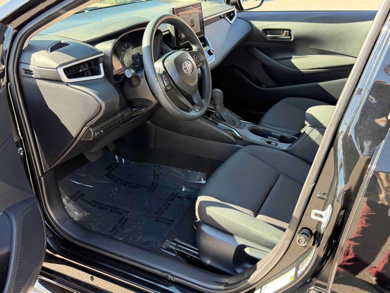 Used 2025 Toyota Corolla LE FWD image 13