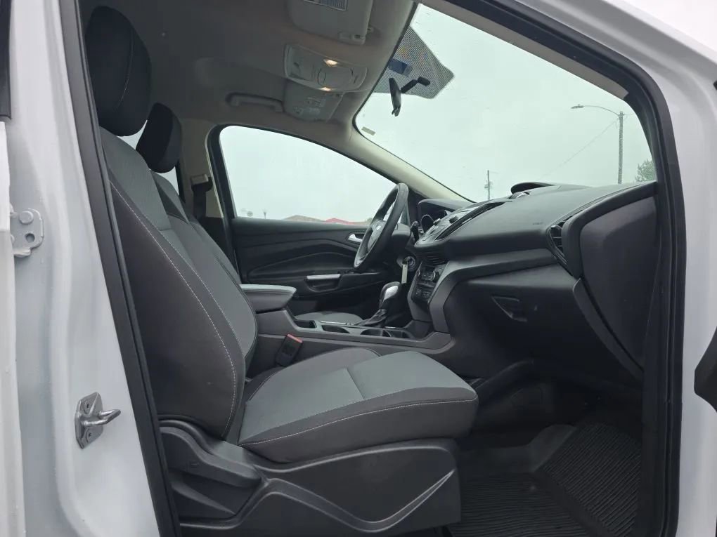 Used 2018 Ford Escape SE FWD image 38
