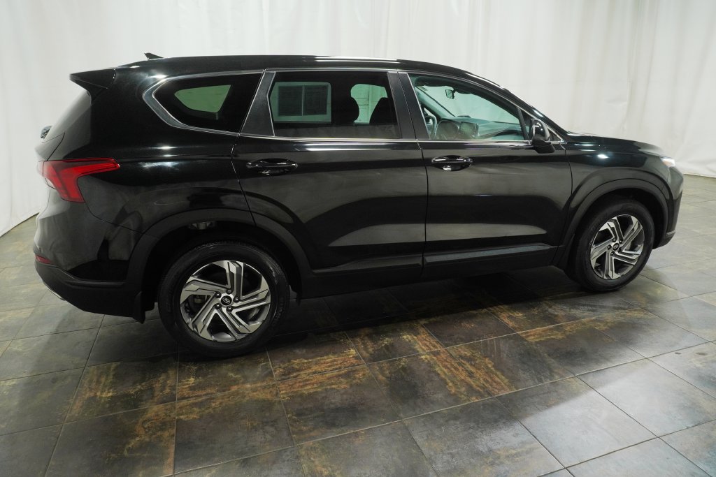Used 2023 Hyundai Santa Fe SE FWD image 4