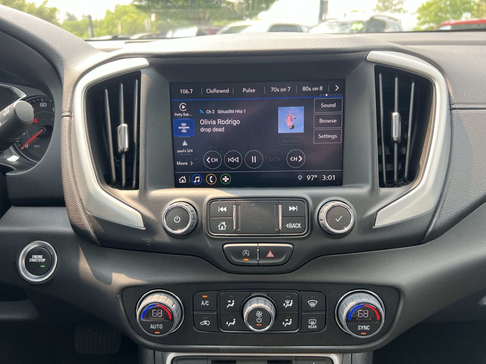 Used 2023 GMC Terrain SLT AWD/4WD image 18