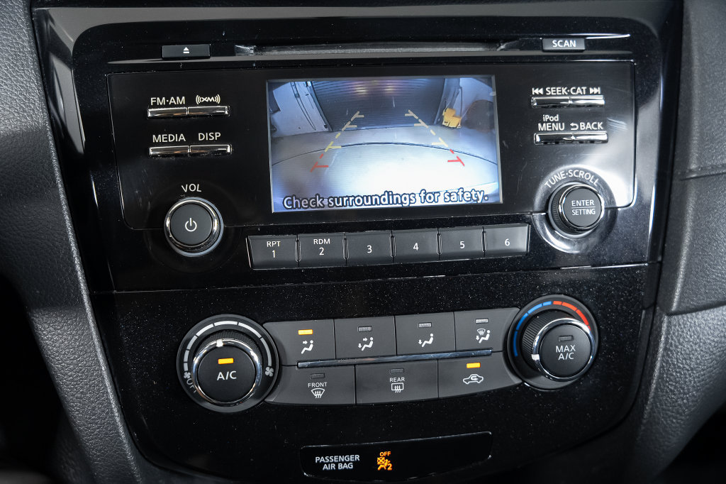 Used 2017 Nissan Rogue S w/ S Appearance Package FWD image 34