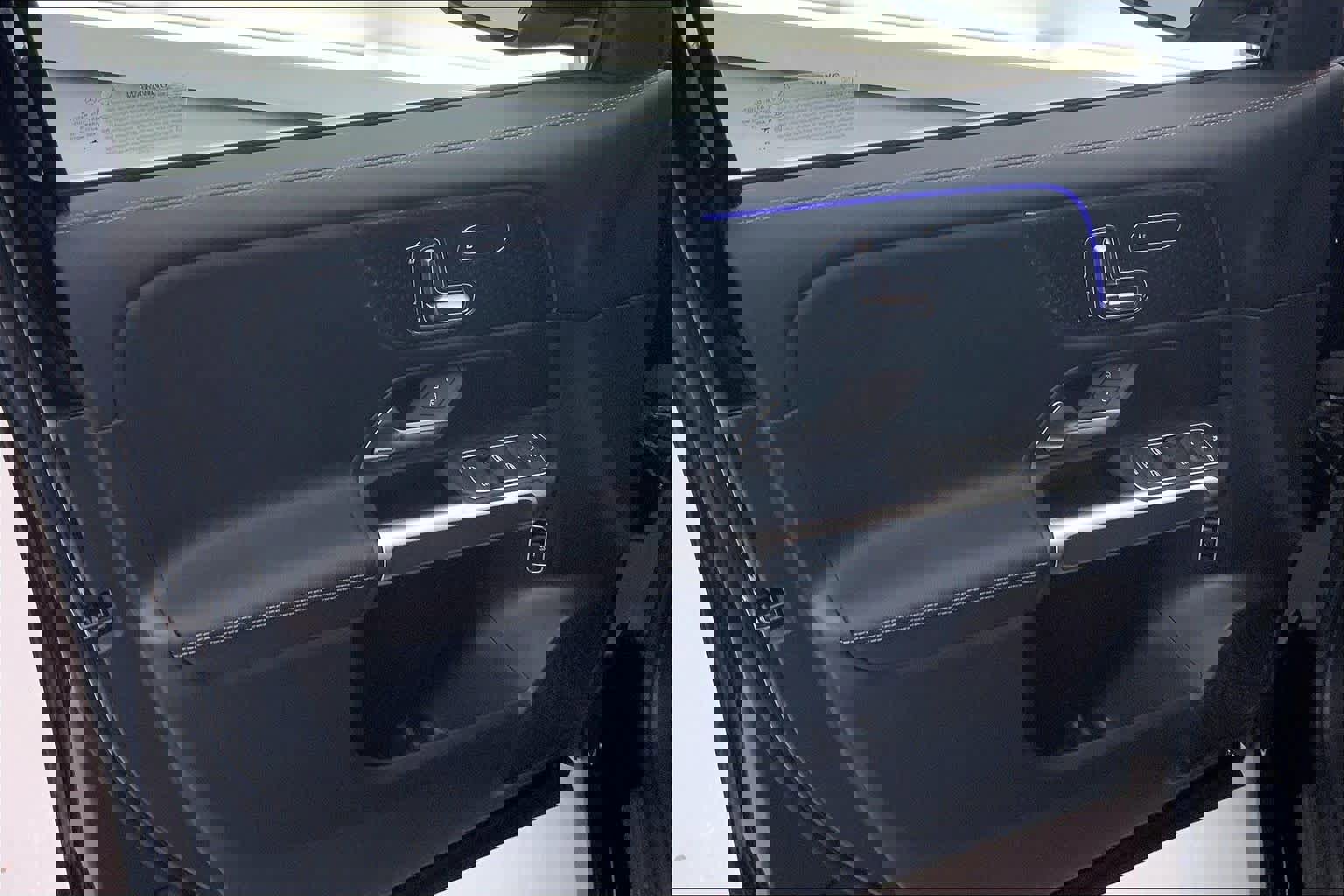 Used 2025 Mercedes-Benz GLB 250 image 20