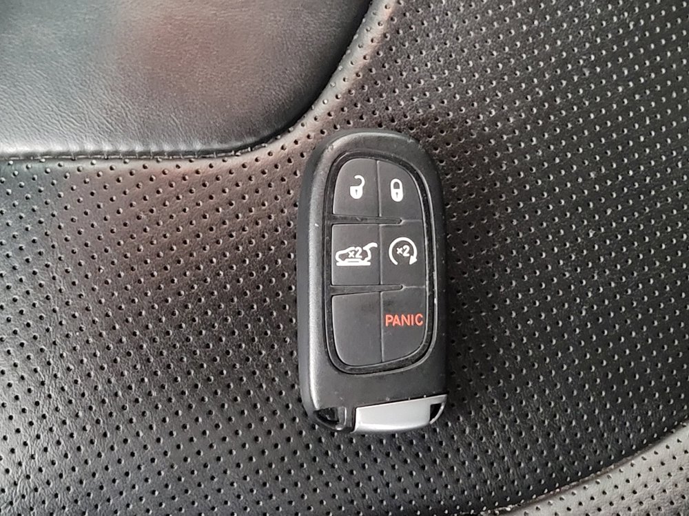 Used 2020 Jeep Cherokee High Altitude AWD/4WD image 32