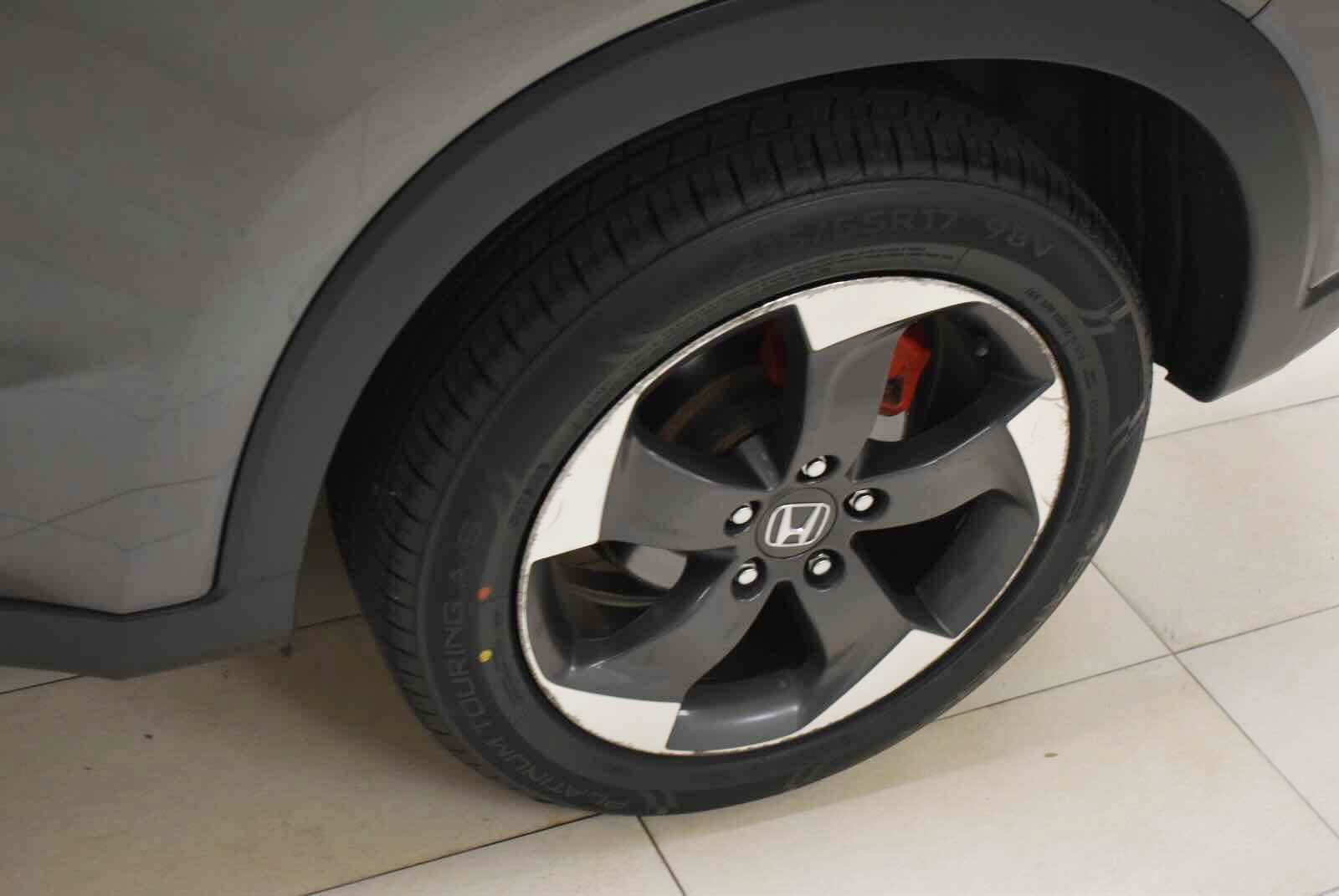 Used 2018 Honda HR-V EX image 36