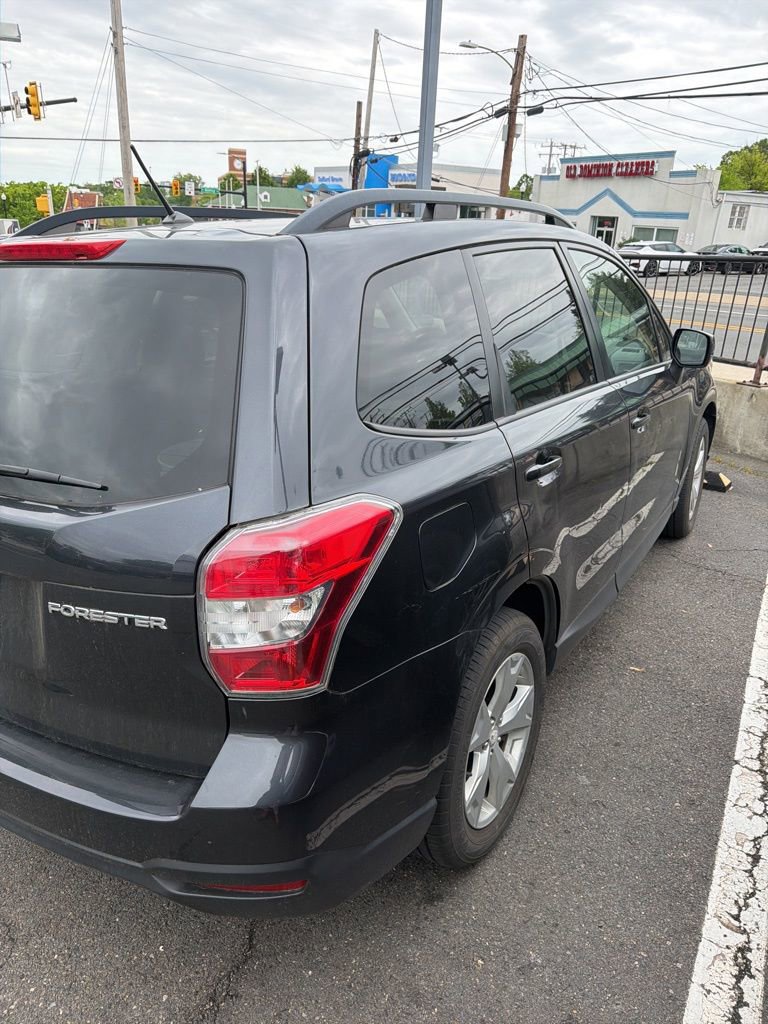 Used 2015 Subaru Forester 2.5i Premium w/ All-Weather Package AWD/4WD image 2