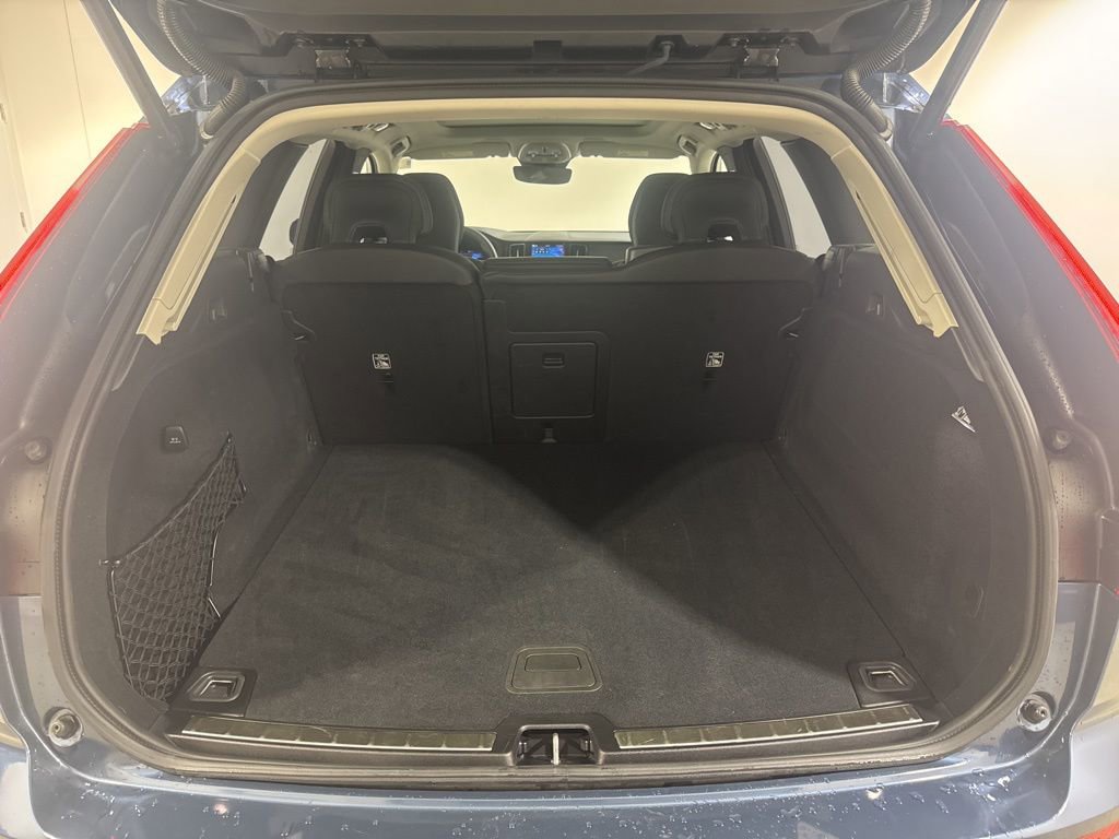 Used 2025 Volvo XC60 B5 Ultra w/ Climate Package image 29