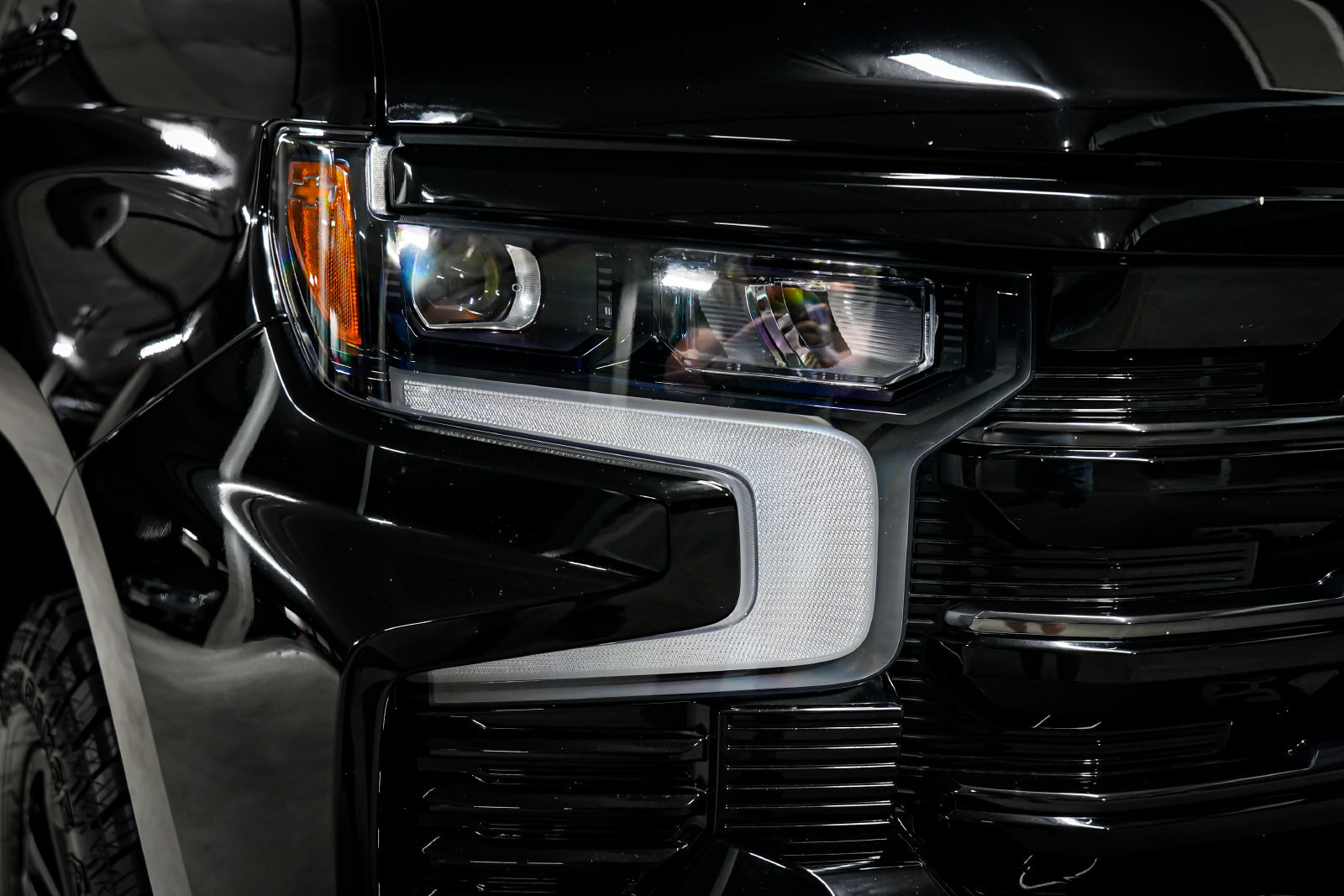 Used 2024 Chevrolet Silverado 1500 High Country w/ Midnight Edition AWD/4WD image 46