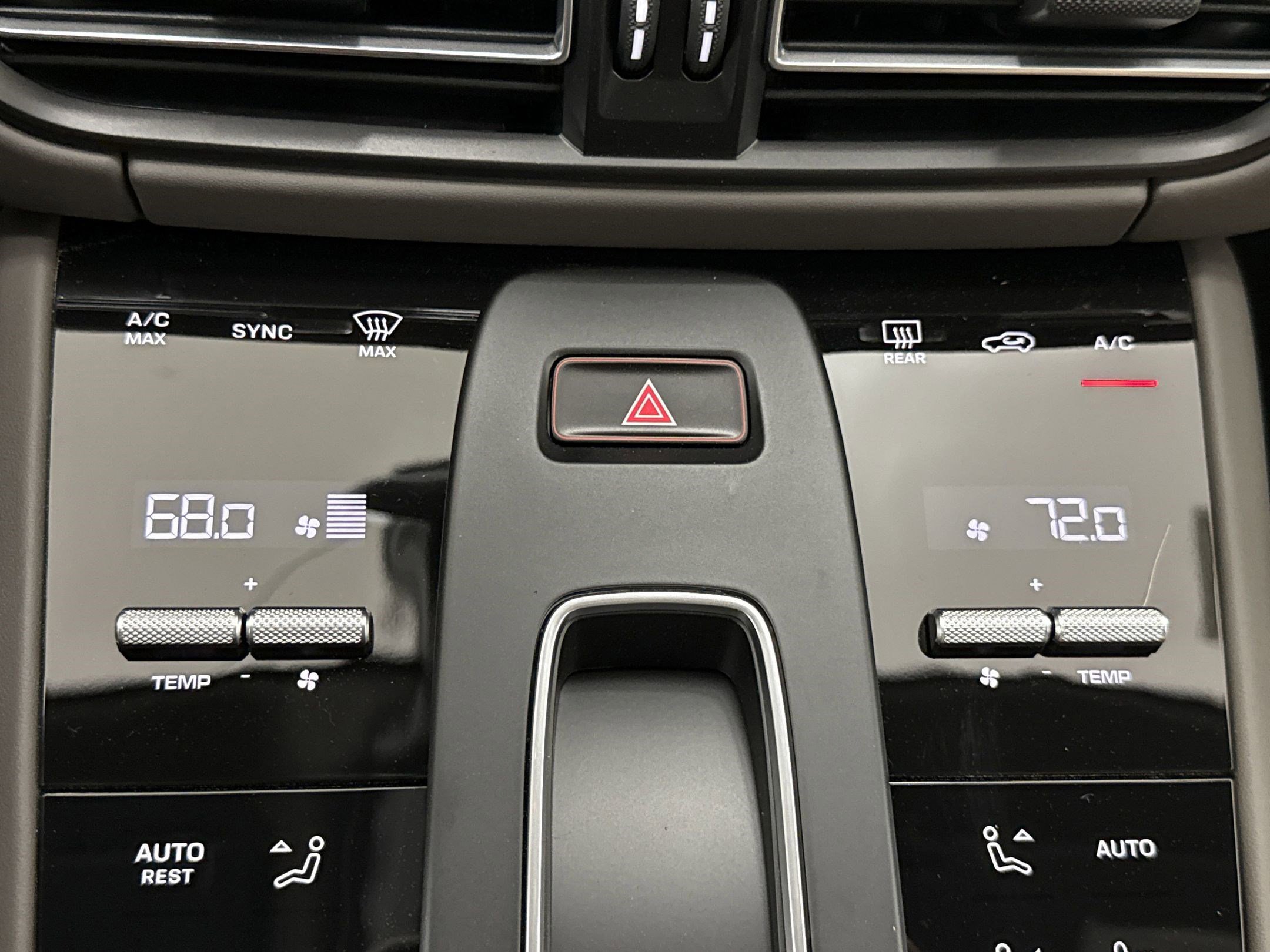 Used 2025 Porsche Macan image 23