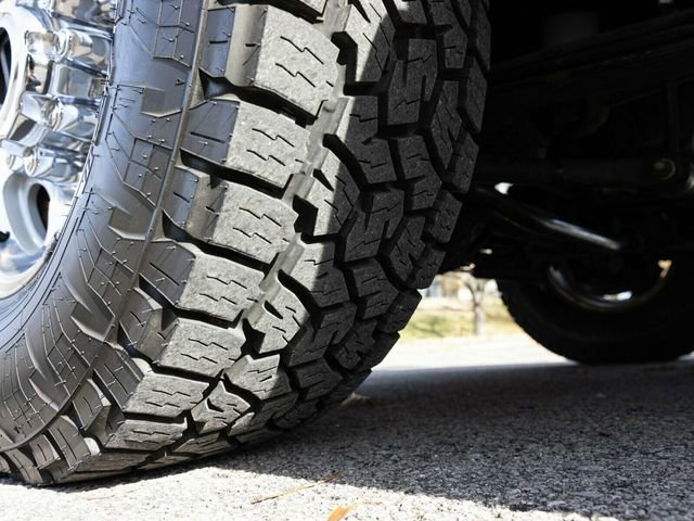 Used 2001 Ford Excursion Limited image 82