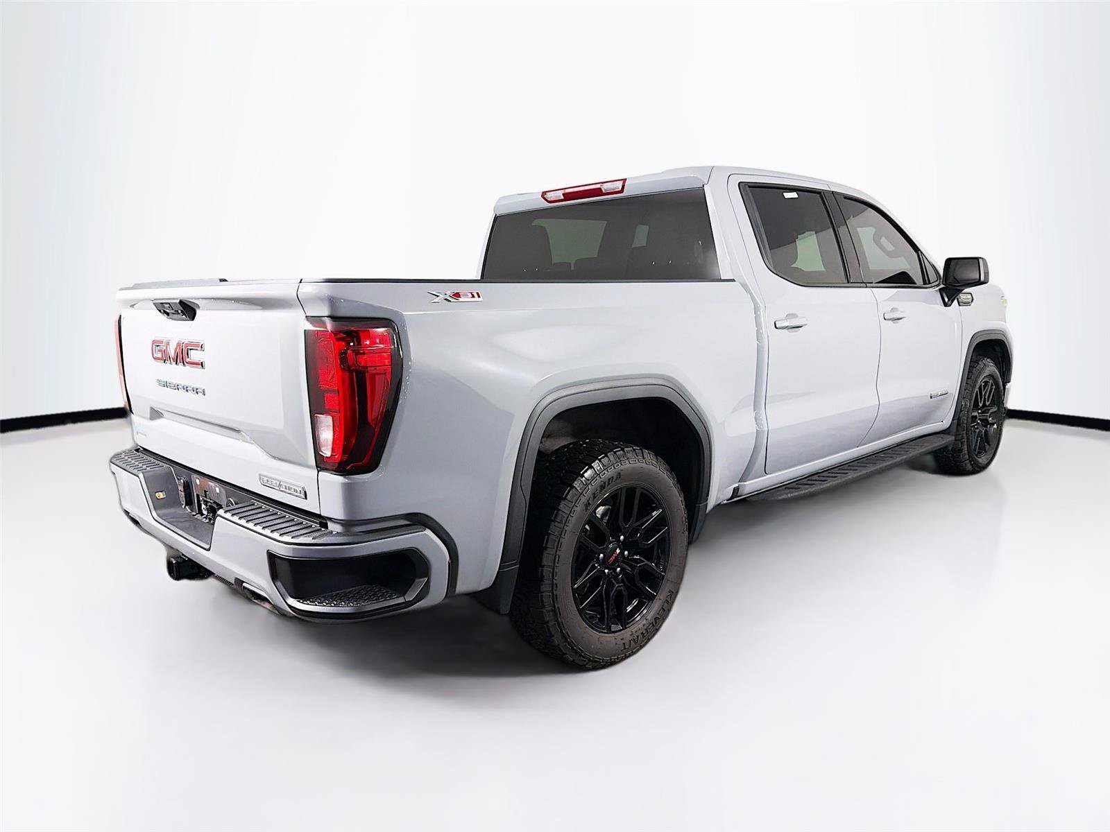 Used 2024 GMC Sierra 1500 Elevation w/ X31 Off-Road Package AWD/4WD image 11