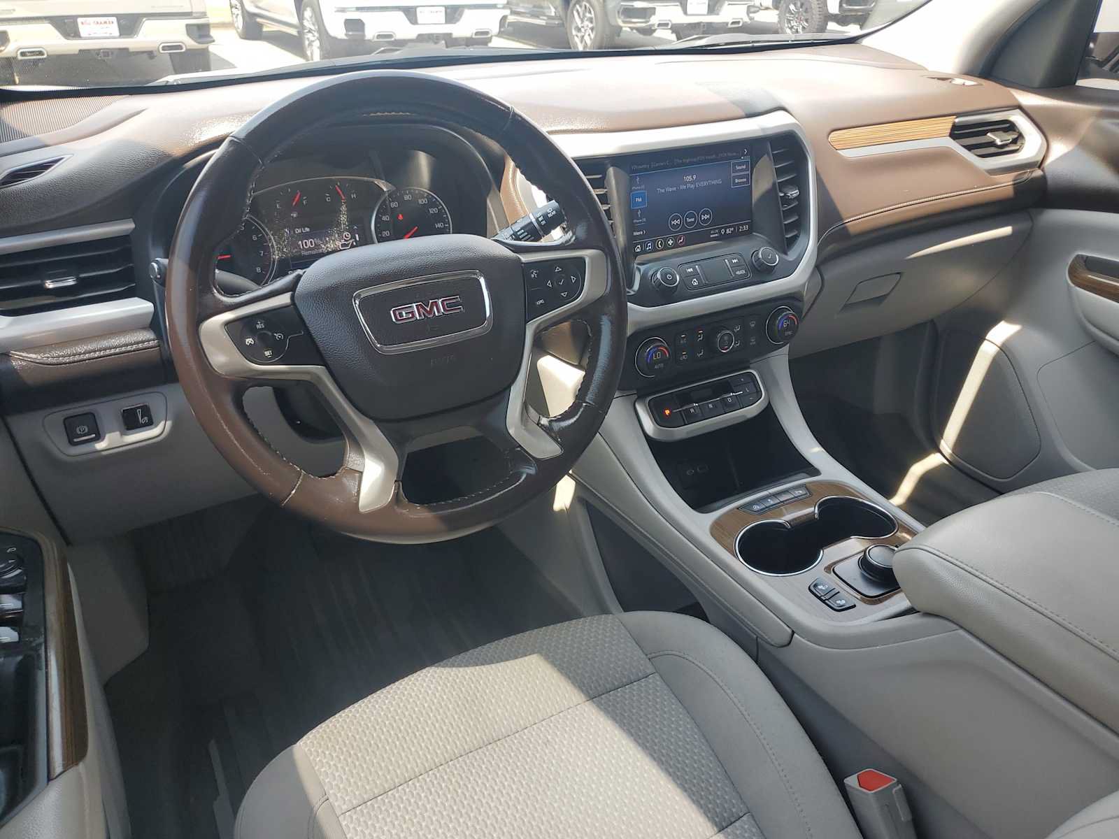 Used 2020 GMC Acadia SLE w/ Driver Convenience Package AWD/4WD image 18