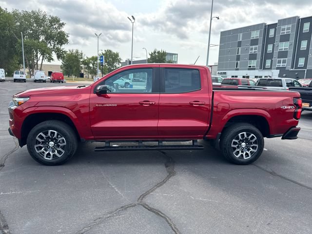 Used 2024 Chevrolet Colorado LT w/ LT Convenience Package III AWD/4WD image 2