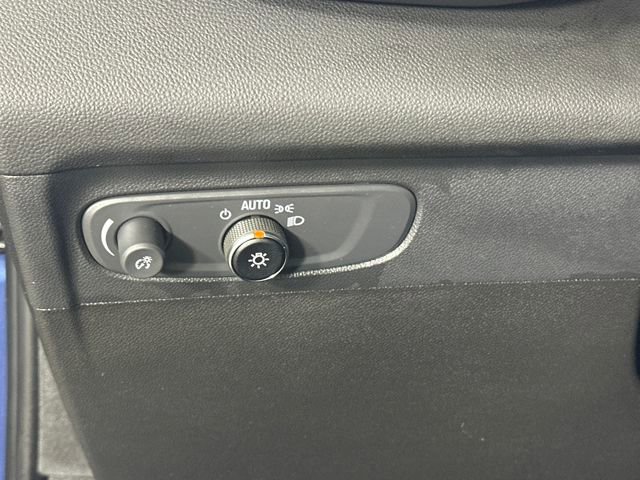 Used 2023 Buick Envision Essence image 19