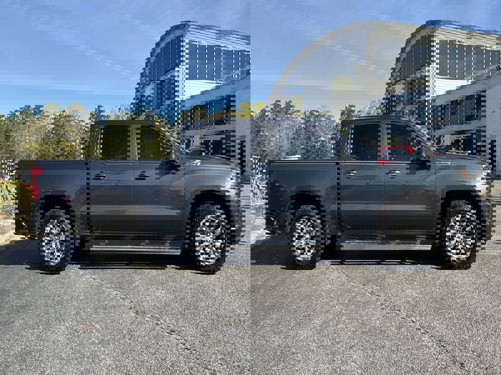 Used 2022 Chevrolet Silverado 1500 RST image 11