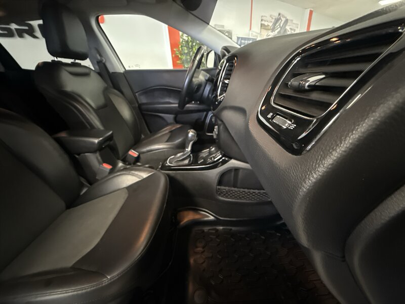 Used 2019 Jeep Compass Latitude AWD/4WD image 19