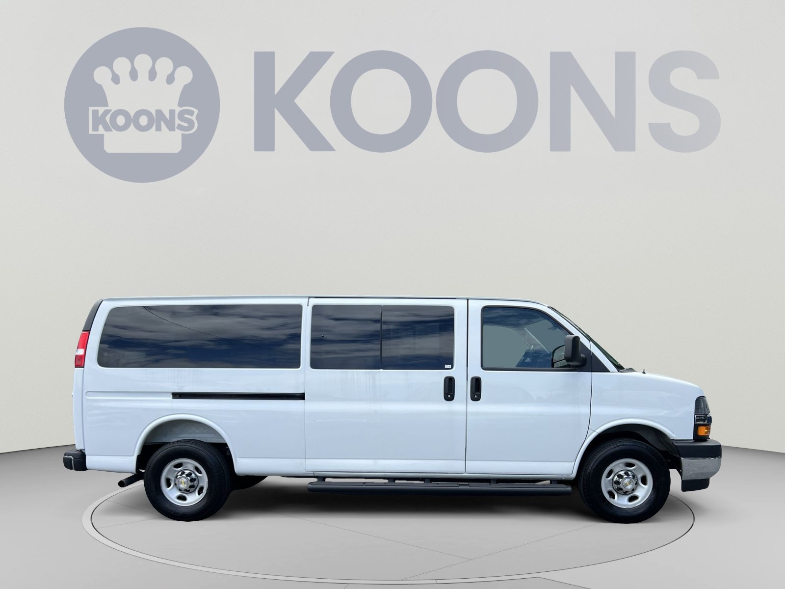 Used 2025 Chevrolet Express 3500 LT w/ LT Preferred Equipment Group RWD image 12
