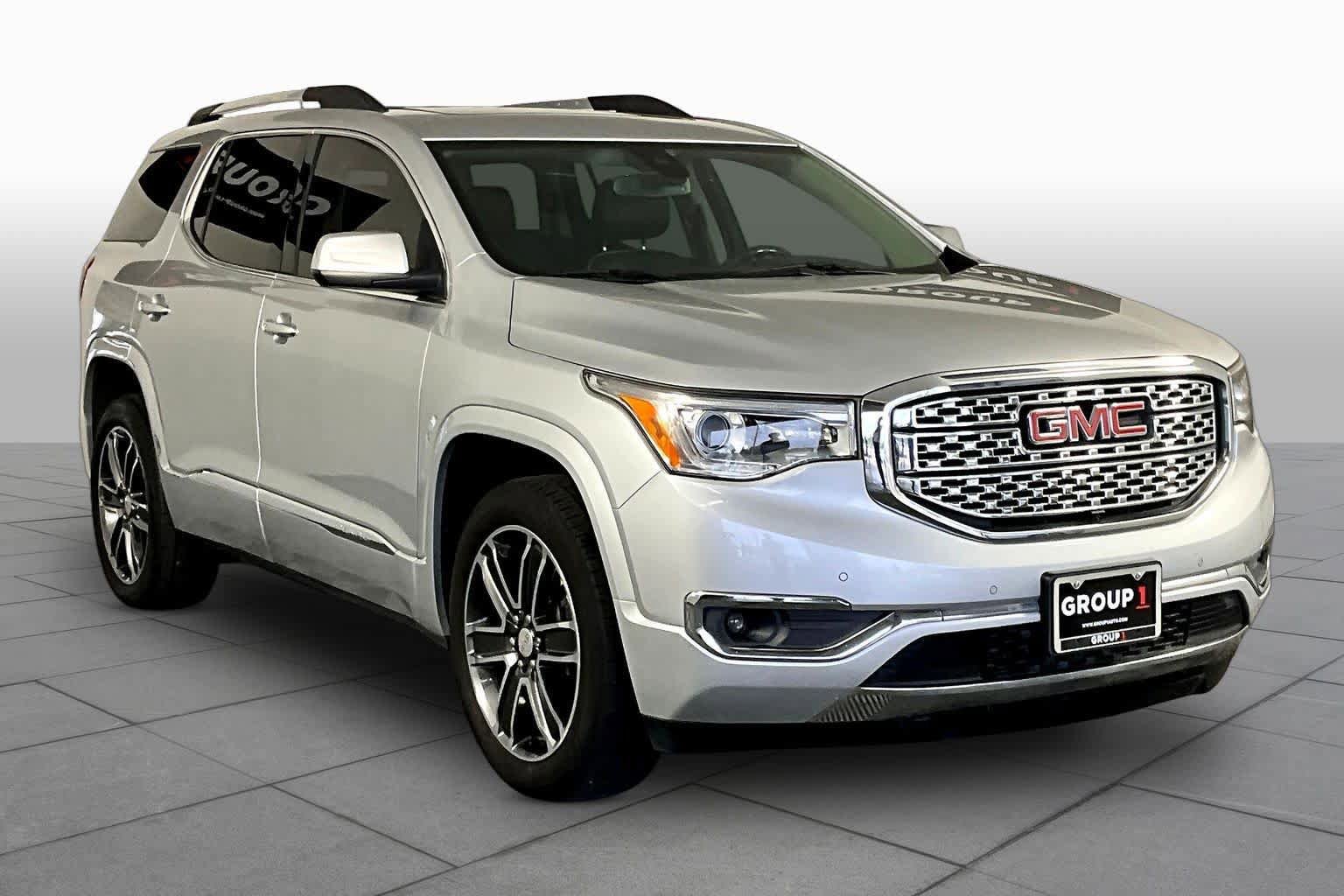 Used 2019 GMC Acadia Denali w/ Technology Package image 3