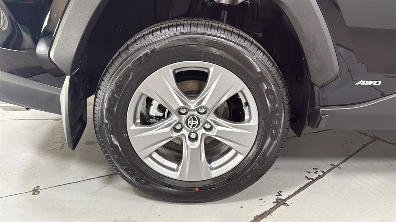 Certified 2025 Toyota RAV4 LE image 22