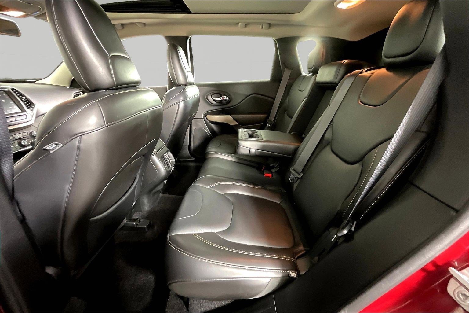 Used 2017 Jeep Cherokee Limited image 22