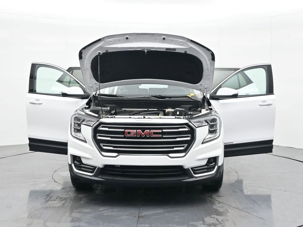 Used 2024 GMC Terrain SLT image 41