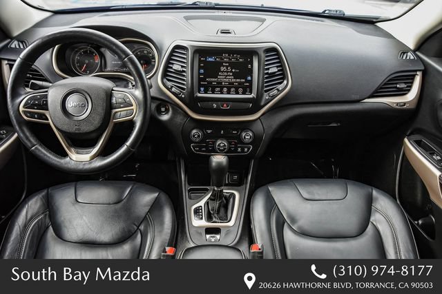 Used 2017 Jeep Cherokee Limited FWD image 12