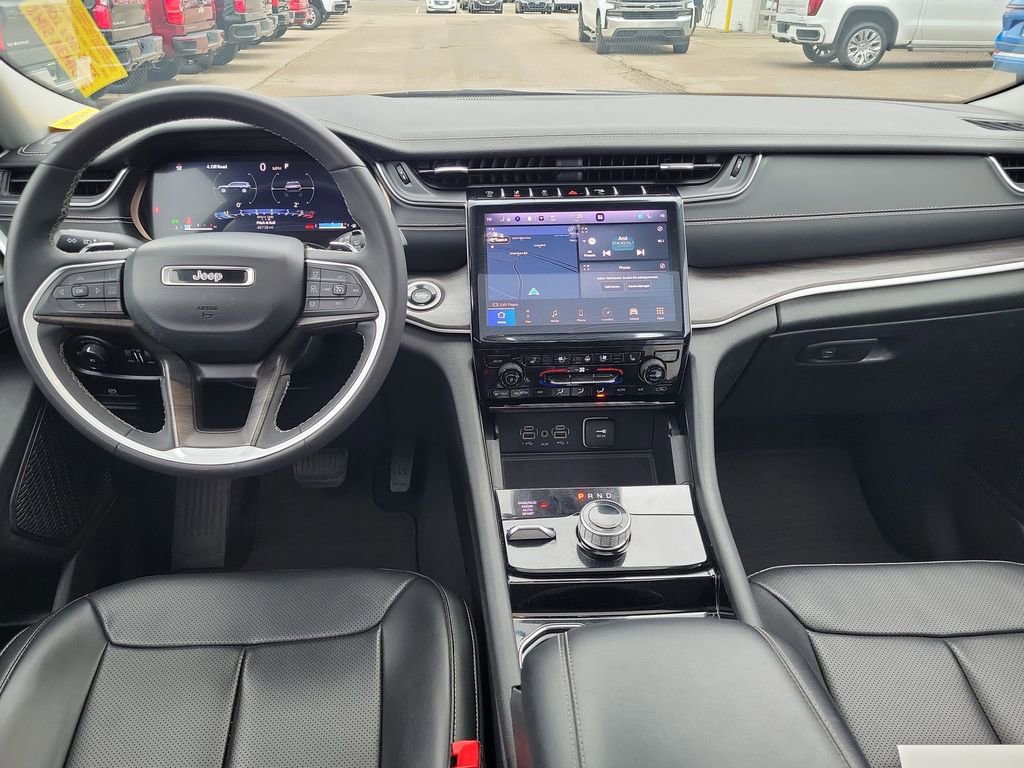 Used 2023 Jeep Grand Cherokee L Limited w/ Luxury Tech Group II image 30