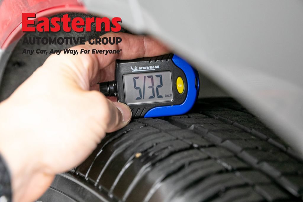 Used 2023 Chrysler Pacifica Touring-L FWD image 30