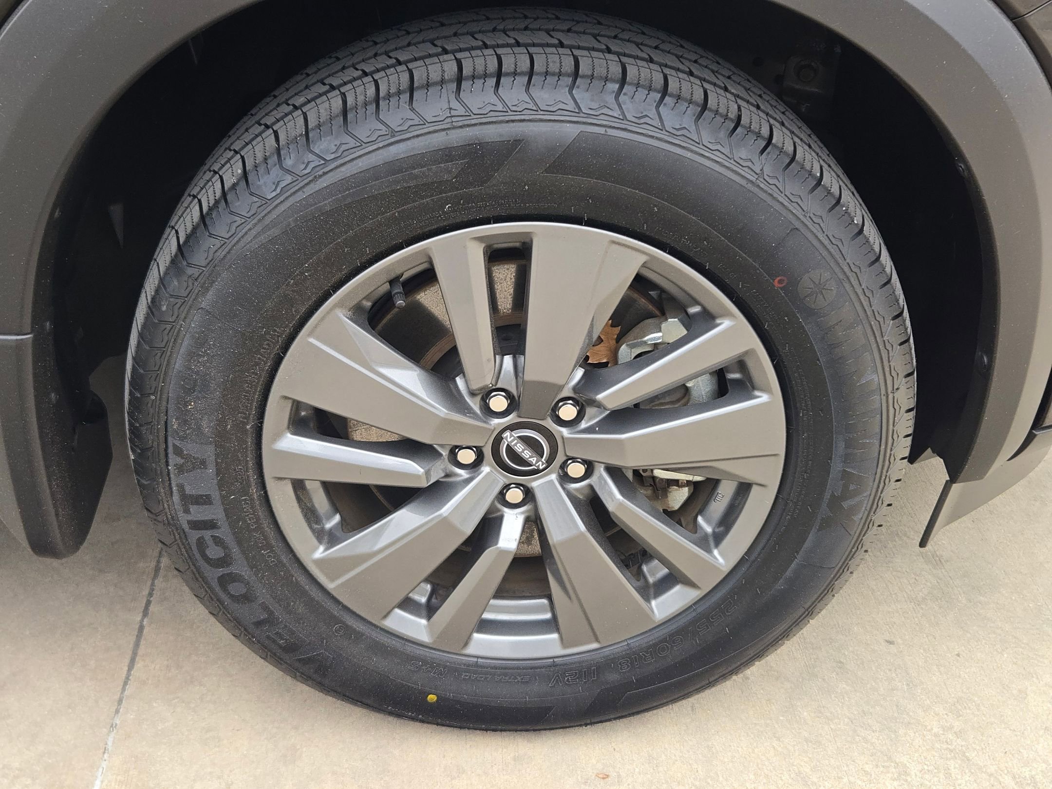 Used 2023 Nissan Pathfinder SV image 34