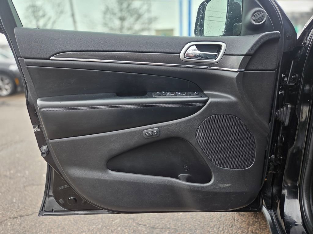 Used 2018 Jeep Grand Cherokee Limited image 12