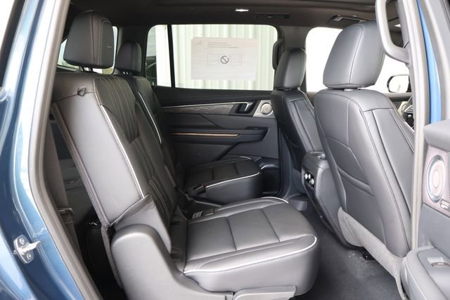 New 2026 Buick Enclave Avenir FWD image 21