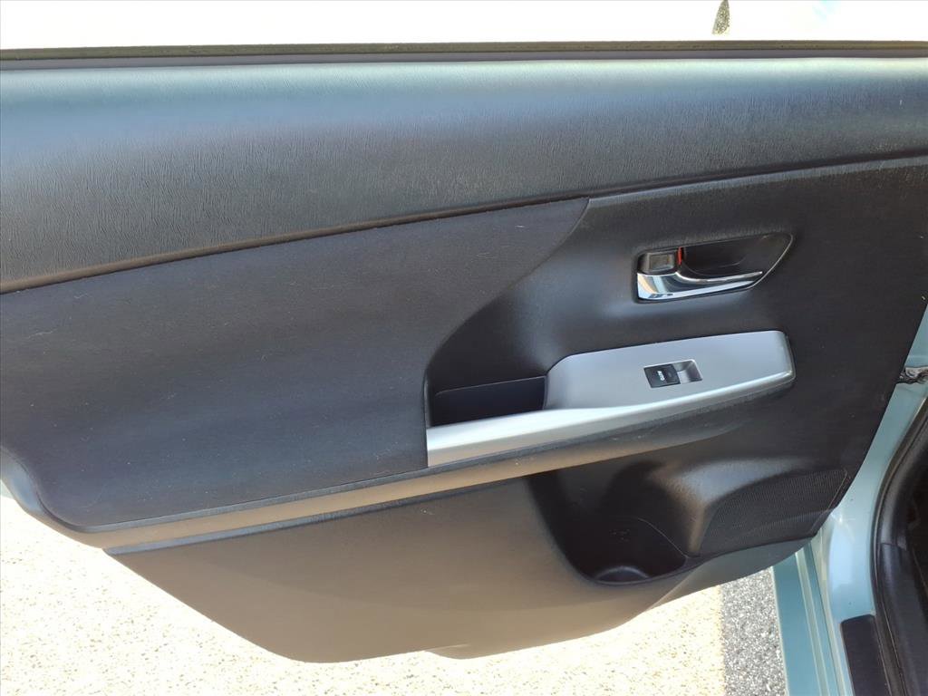 Used 2017 Toyota Prius V Three FWD image 21
