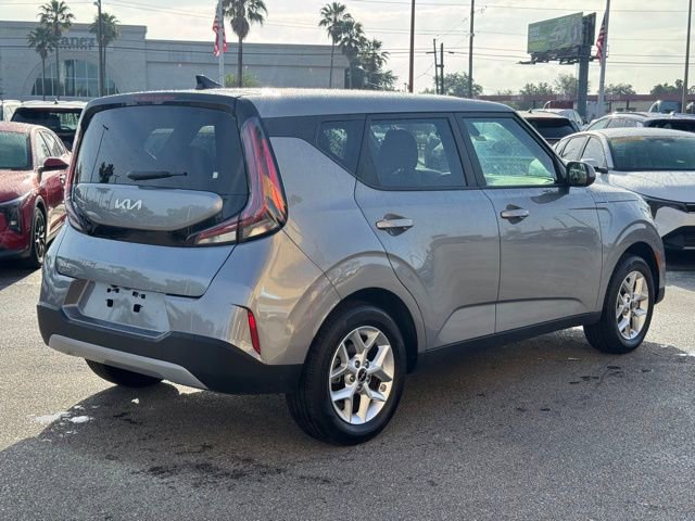 Certified 2025 Kia Soul LX FWD image 5